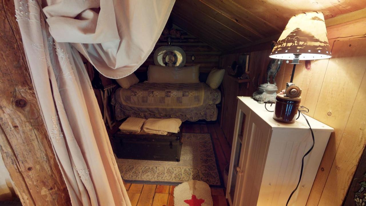 Cabin By The Creek With High Speed Wifi Red River Luaran gambar